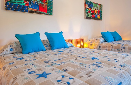 Antoneys Cay Hotel | Hotel Los Corales