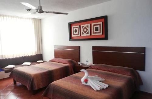 Downtown Cancun Hotel | Hotel Los Girasoles