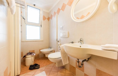 Pinarella Hotel | Hotel Losanna