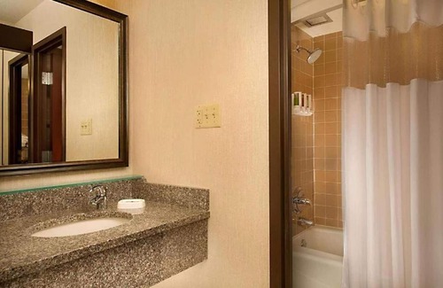 Kansas City Hotel | Hotel Lotus Kansas City Stadium