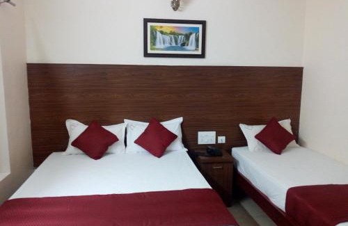 Gandhipuram Hotel | Hotel Lovely Nest