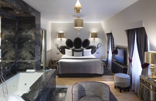 Palais-Royal Hotel | Hotel Lumen Paris Louvre