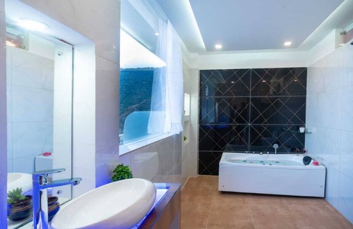 Bullawala Hotel | Hotel Luxmi Vilas Inn
