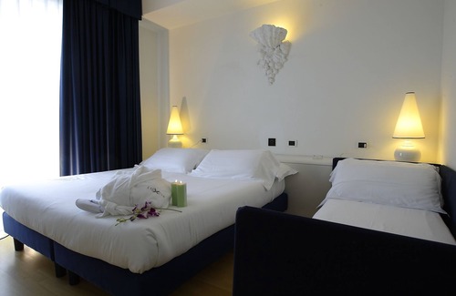 Marina Centro Hotel | Hotel Luxor