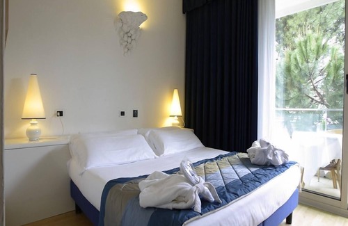 Marina Centro Hotel | Hotel Luxor