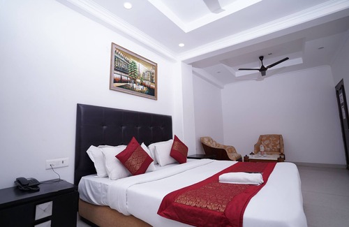 Noida Hotel | Hotel Lyf Corporate Suites Noida Sec-56