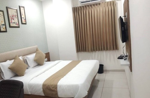 Vallabh Vidhyanagar Hotel | Hotel M D Residency Anand
