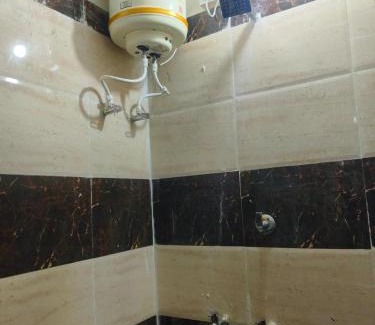Naini Apartment | Hotel mahakumbh Nearest Arail Ghat