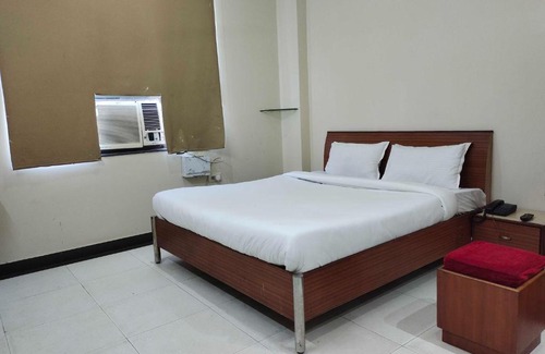 Jaipur Hotel | Hotel Maharani Resort & Bar near Jaipur Airport
