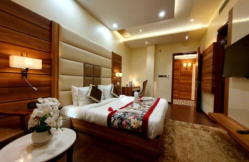 Amritsar Hotel | Hotel Makhan Residency