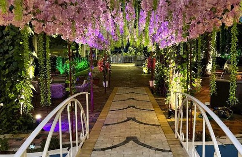 Golem Hotel | Hotel Mali i Robit