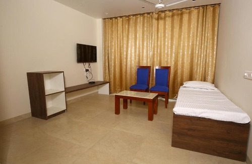 Mathura Apartment | Hotel Manbhavan
