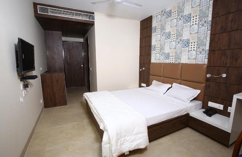 Mathura Apartment | Hotel Manbhavan