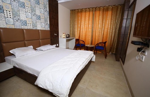 Mathura Apartment | Hotel Manbhavan