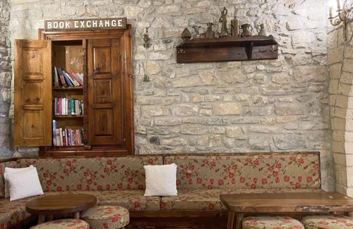 Berat Hotel | Hotel Mangalemi