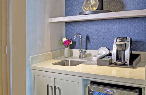 Central Beach Resort | Hotel Maren Fort Lauderdale Beach, Curio Collection by Hilton