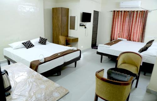 Ponmundi Apartment | Hotel Matha Tourist Home