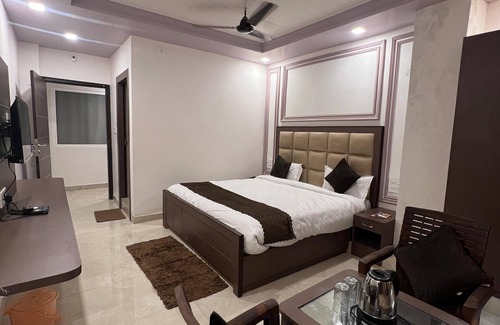 Civil Lines Hotel | Hotel Mauji's Legacy