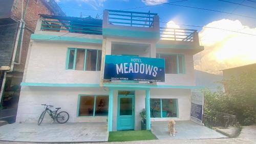New Manali House | Hotel Meadows & Hotel Ocean Edge ! Family Hotel ! A couple Hotel ! Near to Hadimba Temple