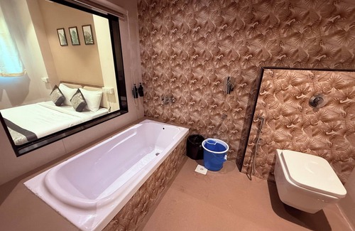 Thane West Cabin | Hotel Melody NX