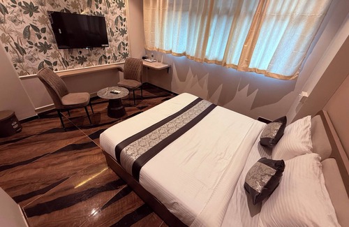 Thane West Cabin | Hotel Melody NX
