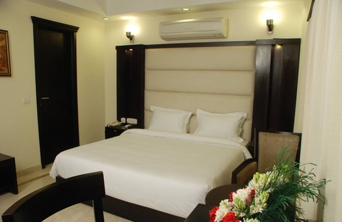 Greater Kailash Hotel | Hotel Meridian Plaza