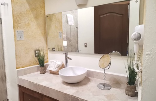 Downtown Queretaro Hotel | Hotel Mesón Santa Clara