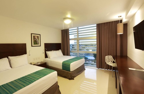 Merida Municipality Hotel | Hotel Meson de la Luna