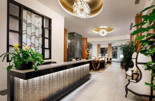 East Town Hotel | Hotel Metro, Autograph Collection
