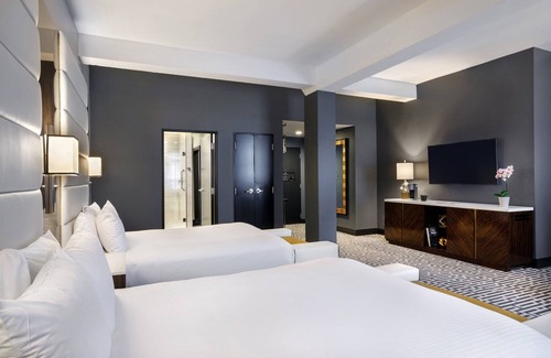 East Town Hotel | Hotel Metro, Autograph Collection