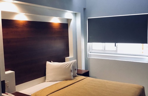 Cuauhtemoc Hotel | Hotel Mina