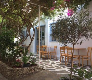 Katapola Hotel | Hotel Minoa
