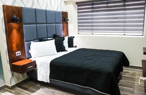 Avenida Revolucion Hotel | HOTEL MISION 11
