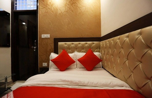 Preet Vihar Hotel | Hotel Mona Regency