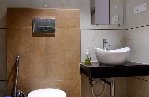 Dahanu Hotel | Hotel Monarch Center Point near Dahanu Beach, Bordi