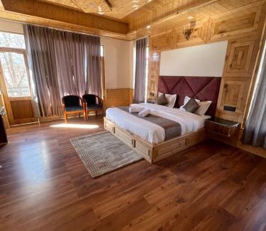 Manali Hotel | Hotel Mountain Blue