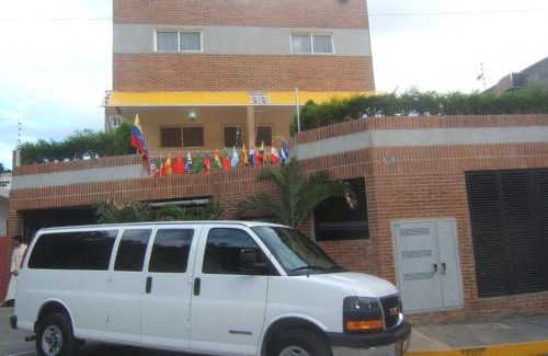 Catia La Mar Hotel | HOTEL MUEVETE POR VARGAS