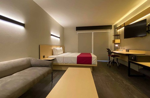 Cuautitlan Izcalli Hotel | Hotel MX mas cuautitlan Izcalli, Trademark by Wyndham