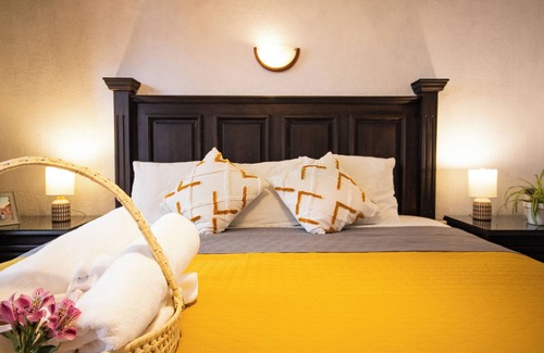 Santa Lucia Hotel | Hotel Casa Linda