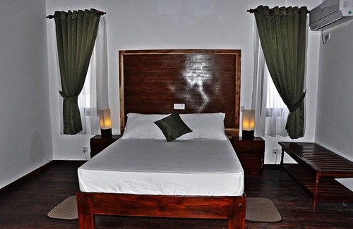 Manmunai North Hotel | Hotel Naaval