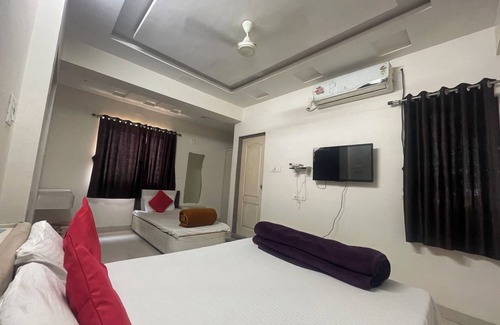 Rajula Hotel | Hotel Narayan Executive Gujrat
