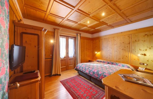 Cortina d'Ampezzo Historic Centre Hotel | Hotel Natale