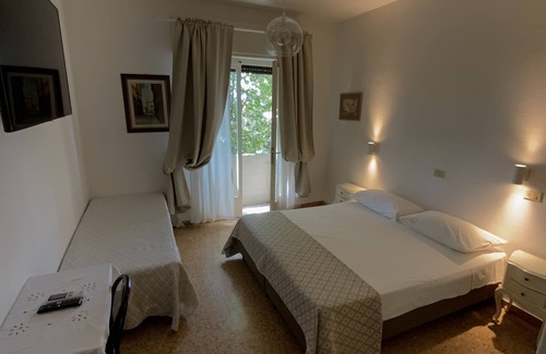 Marina di Pietrasanta Hotel | Hotel Naviglio