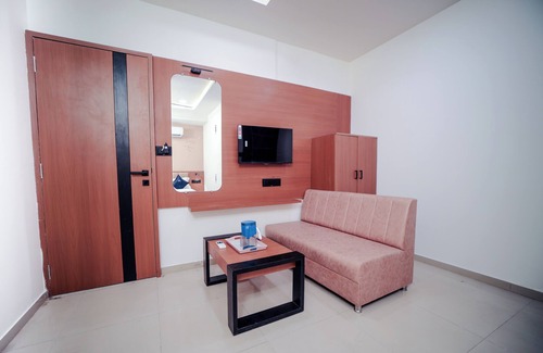 Navrangpura Hotel | HOTEL NEST ICON