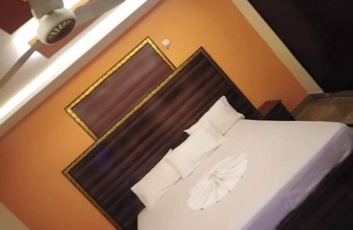 Gulshan-e-Iqbal House | HOTEL NEW VIEW GUEST HOUSE