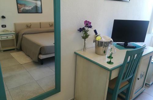 La Maddalena Hotel | Hotel Nido D'aquila