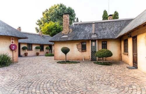 Greater Johannesburg Metropolitan Area Hotel | Hotel Nomad Belvedere Lodge