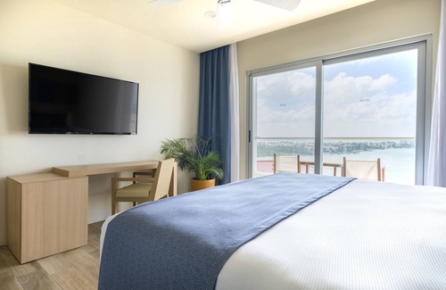 Zona Hotelera Hotel | Hotel NYX Cancun - Near La Isla Shopping Mall