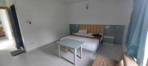 Kharadi Hotel | Hotel O Aura Suiites