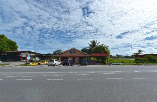 Lubok Buaya Hotel | Hotel O Awan Biru Motel